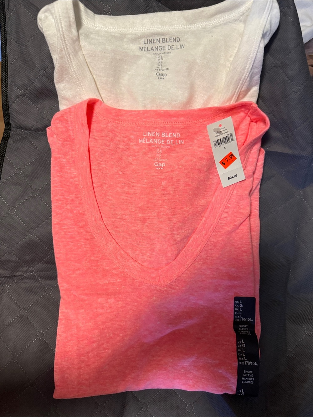 GAP Linen Blend V-Neck Tee - Coral and White